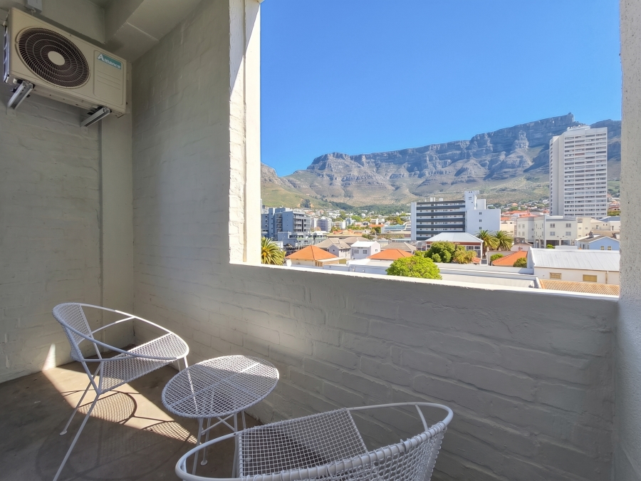 1 Bedroom Property for Sale in Gardens Western Cape